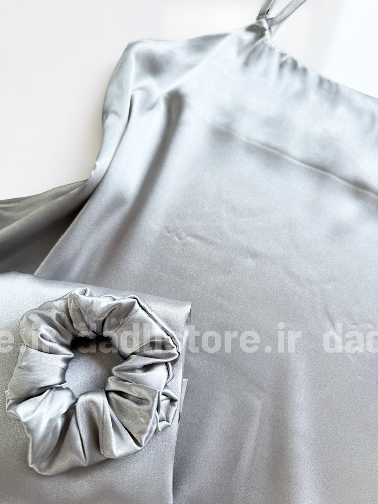ست لباس خواب تاپ و شورتک ساتن ساده طوسی روشن