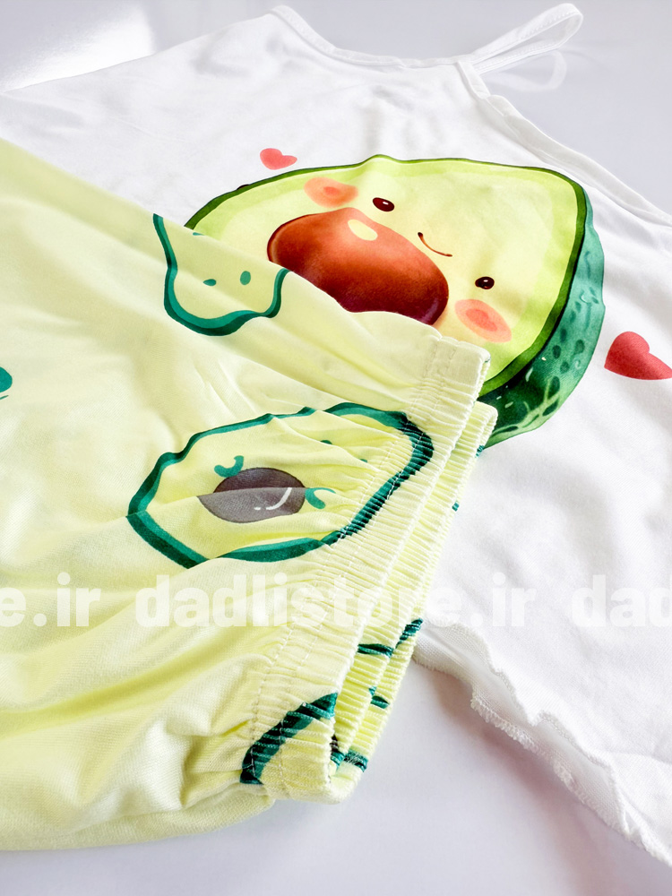 ست لباس خواب تاپ و شورتک طرح آووکادو