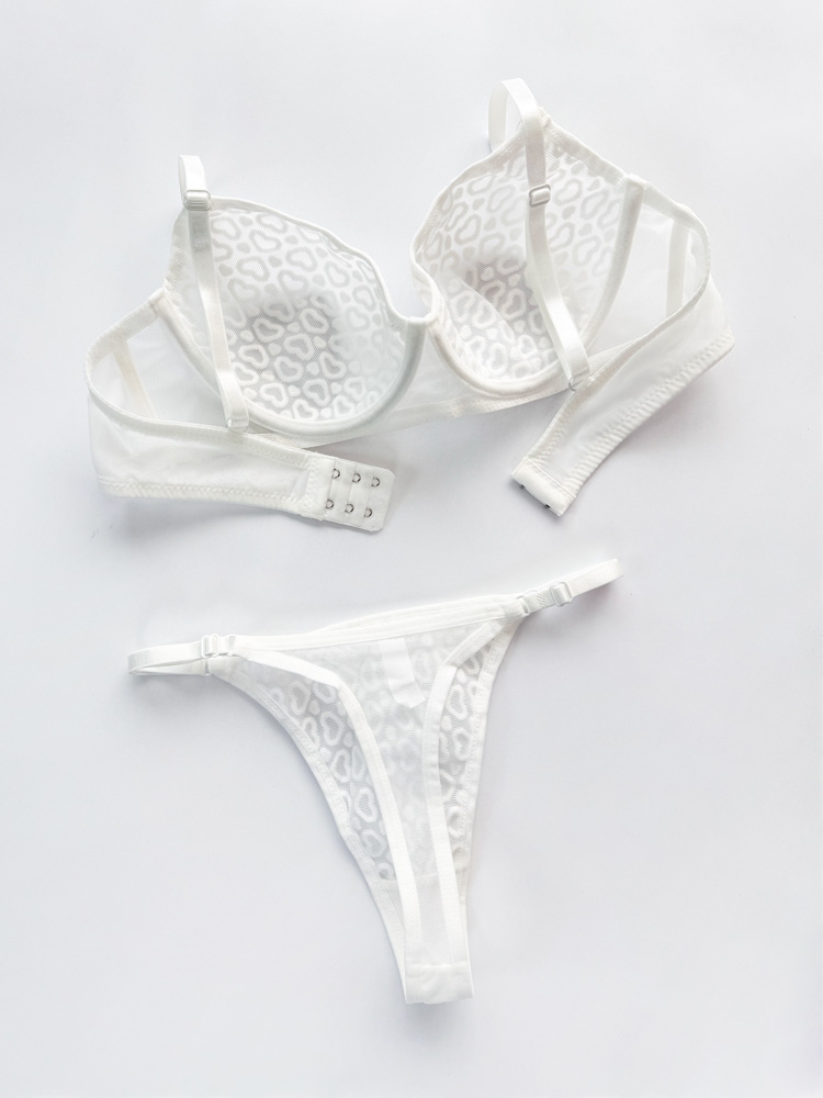 ست شورت و سوتین فنر دار تور و دانتل طرح قلب سفید