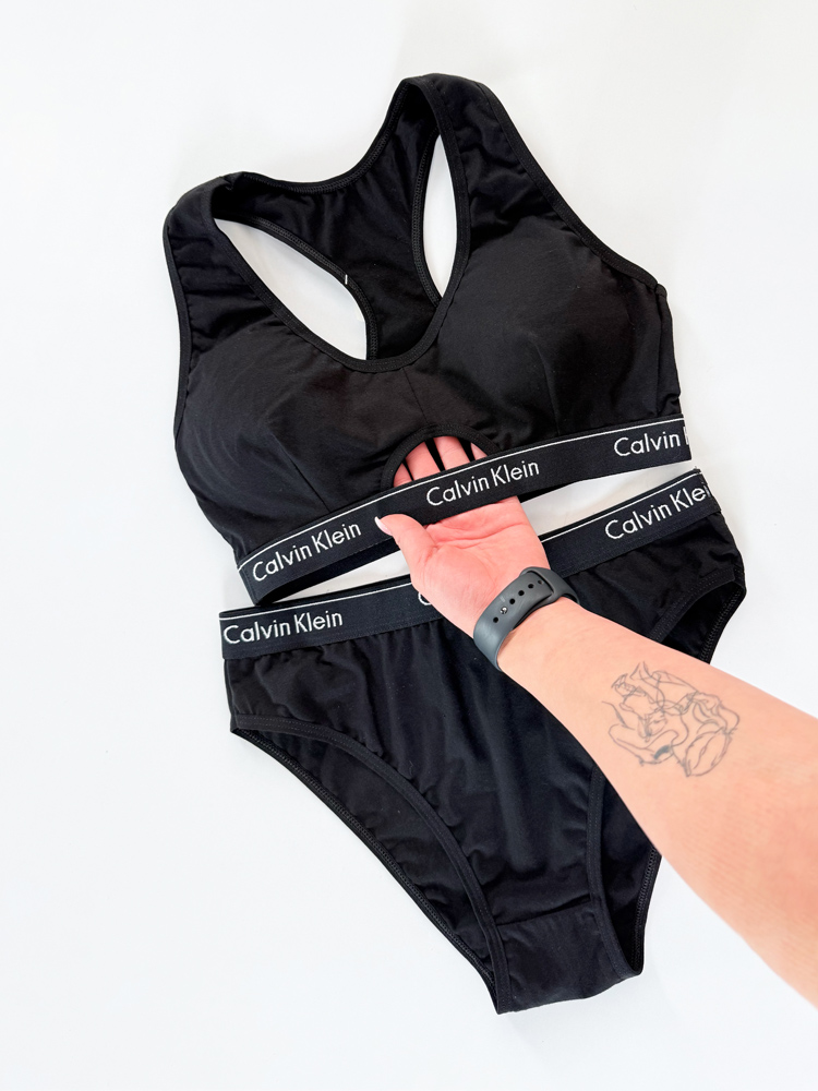 ست نیمتنه کاپدار وسط باز و شورت اسلیپ نخ پنبه کلوین کلاین Calvin klein