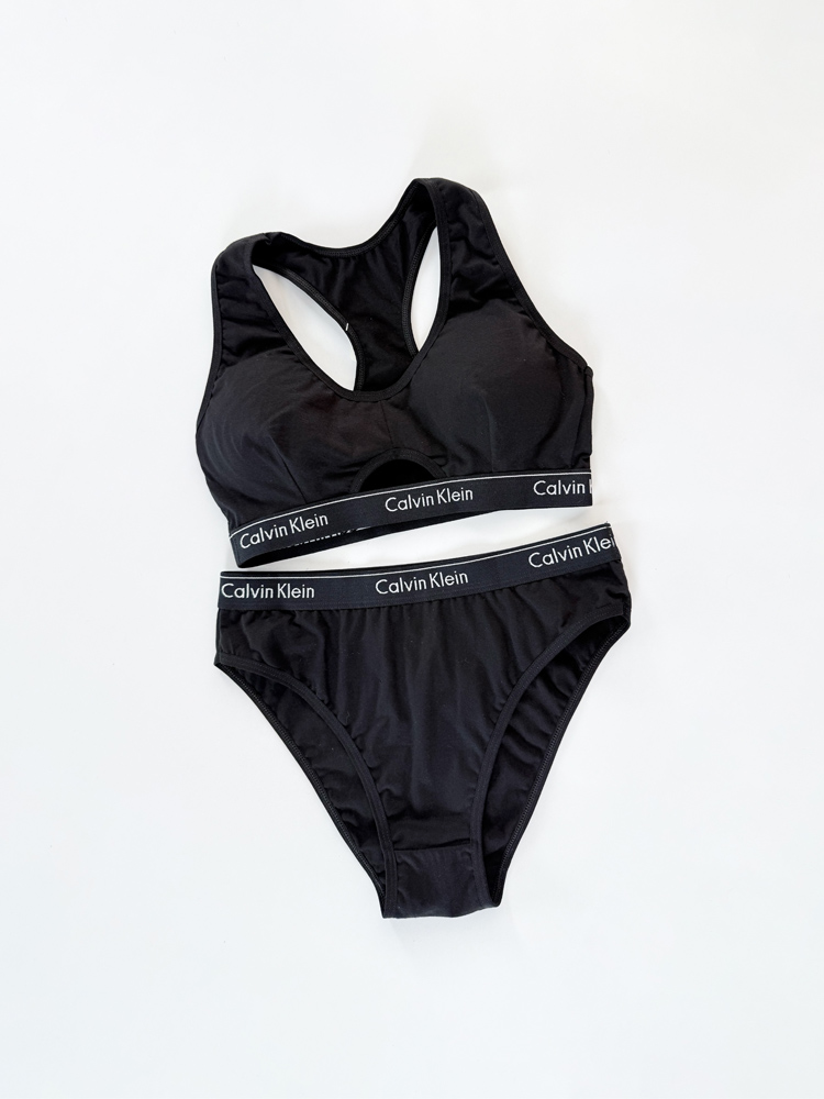 ست نیمتنه کاپدار وسط باز و شورت اسلیپ نخ پنبه کلوین کلاین Calvin klein