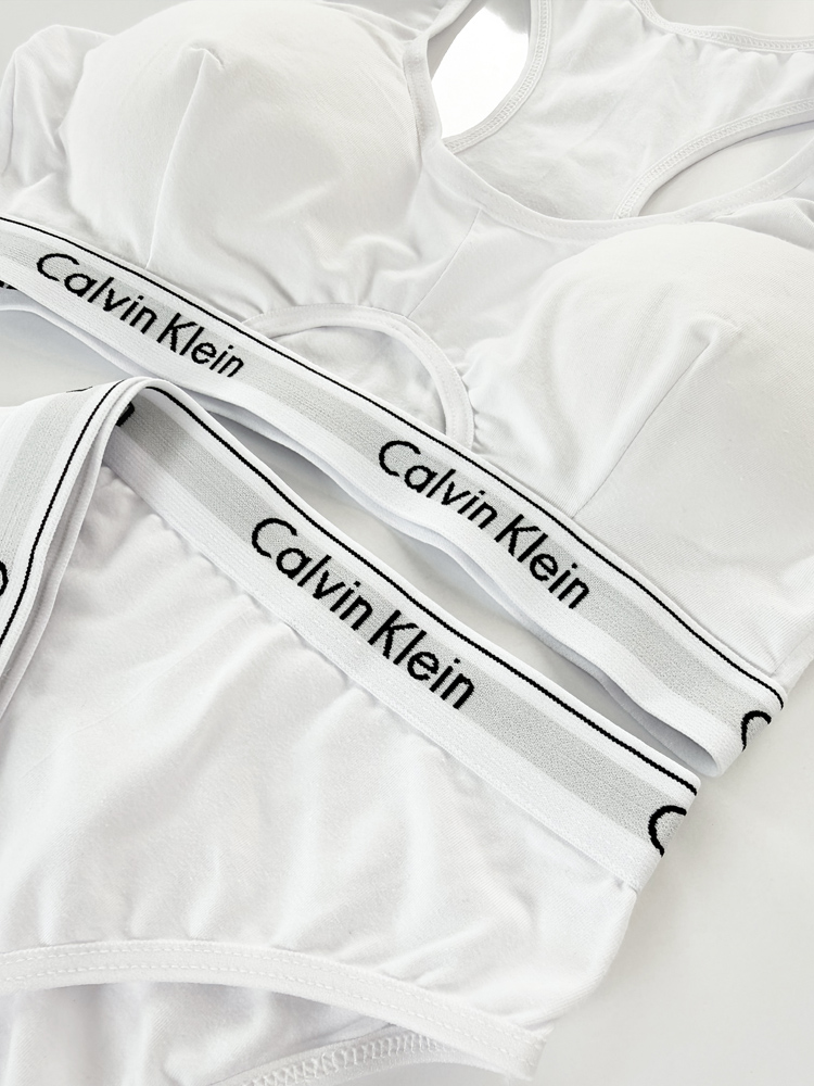ست نیمتنه کاپدار وسط باز و شورت اسلیپ نخ پنبه کلوین کلاین Calvin klein