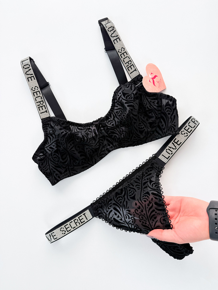 ست شورت و سوتین فنر دار گیپور مخمل فانتزی گلدار بند نوشته Love secret شهره