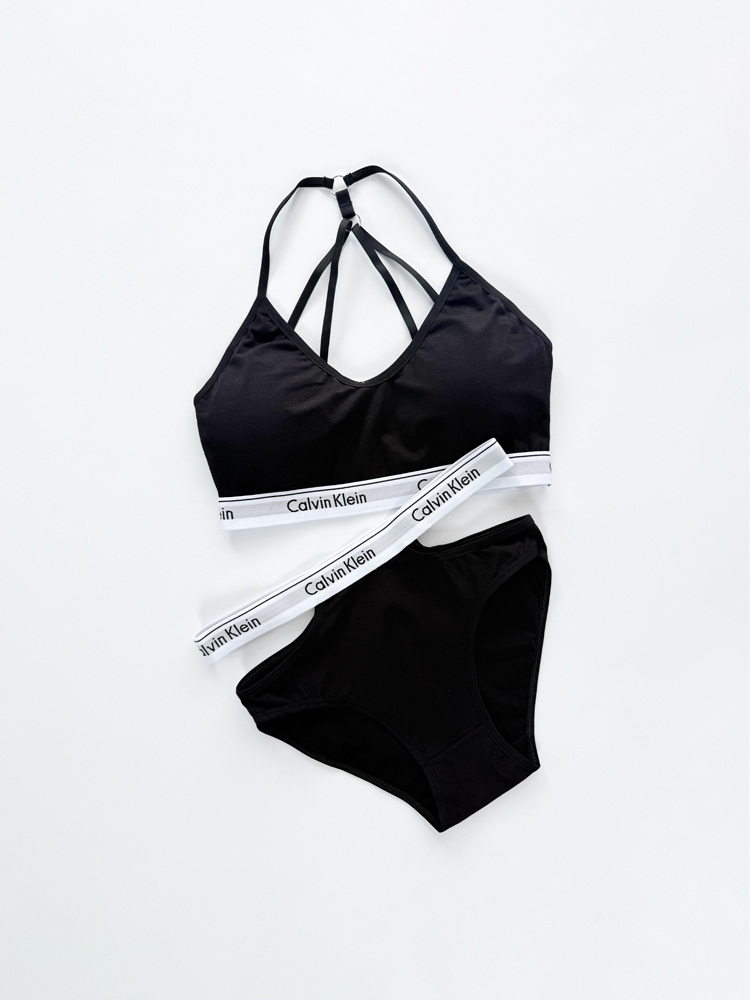 ست نیمتنه کاپدار پشت باز بندی و شورت اسلیپ بغل باز کلوین کلاین Calvin Klein