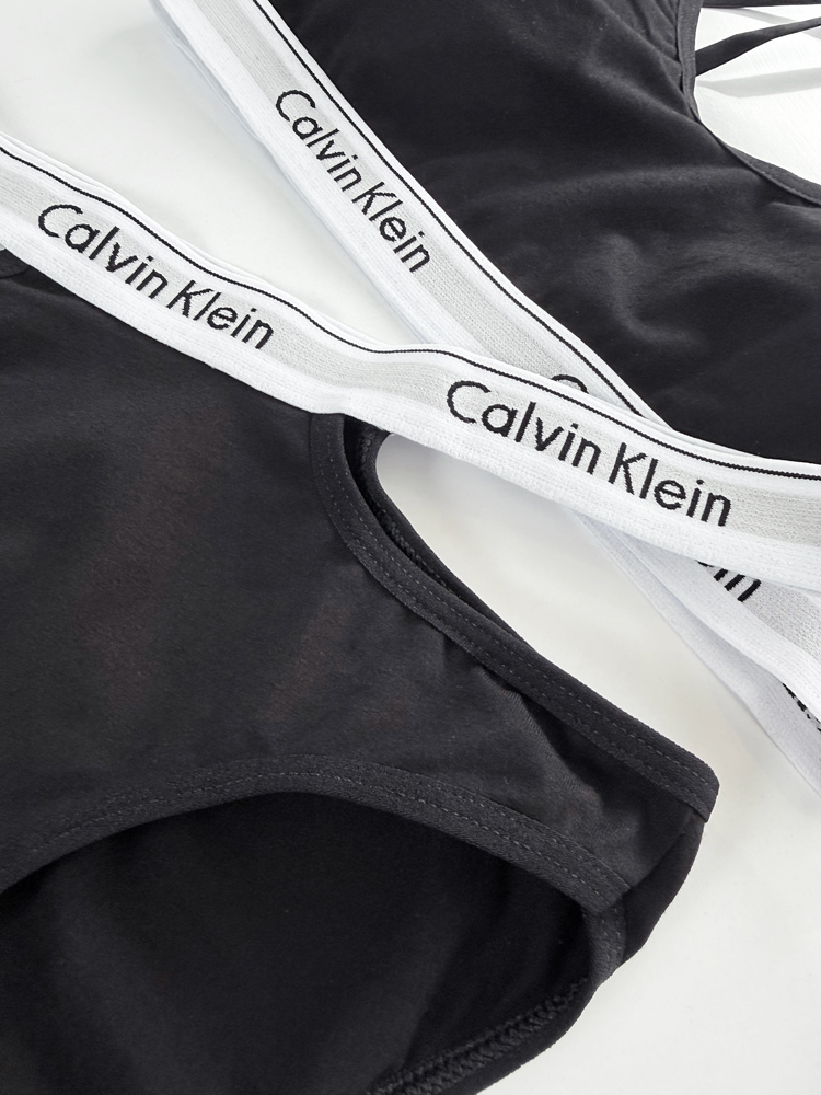 ست نیمتنه کاپدار پشت باز بندی و شورت اسلیپ بغل باز کلوین کلاین Calvin Klein