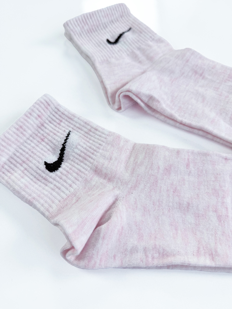 جوراب نیم ساق زنانه نخ پنبه صورتی روشن برفکی نایکی Nike