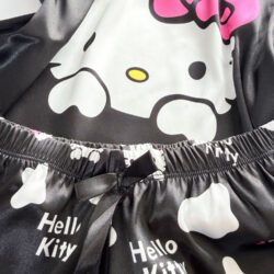 ست لباس خواب تاپ و شورتک ساتن طرح هلو کیتی Hello kitty